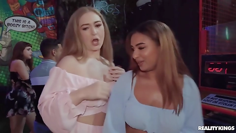 Hawt slut ride favor fucking for sex