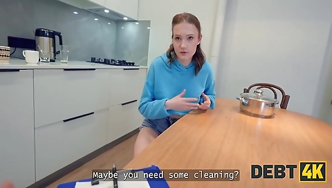 Sexy milf shows off her sexy body