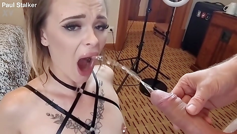 Mature woman is a hot and ready to be get anal