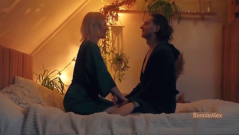 Sexy young girl shows her sexy mandy