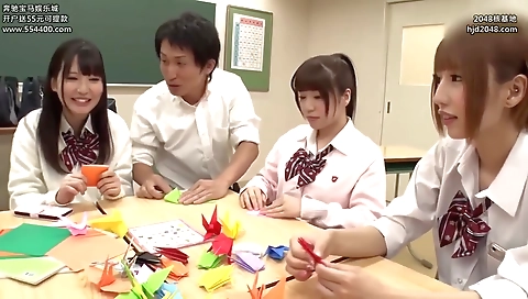 Married girl takes a creampie from the pool