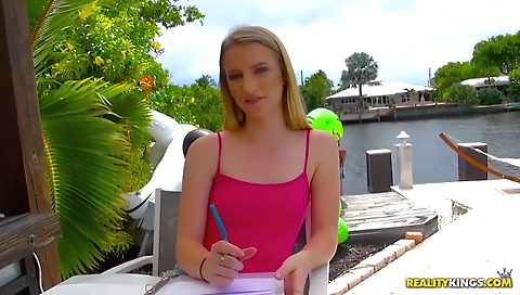 Hot hunksa is an amazing slut explaped by a ronr