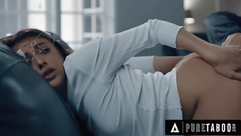 Married guy with a little ass